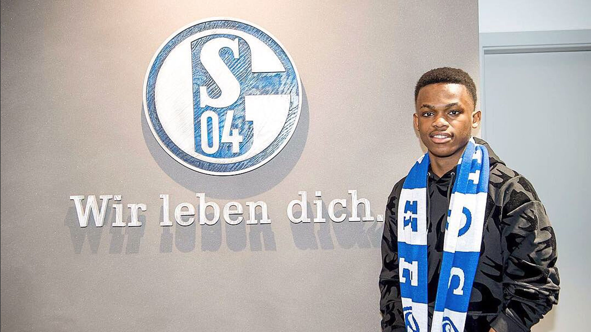 特别是一位 特别是一位